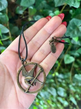 Mockingjay Pendant Necklace (Hunger Games) Lionsgate